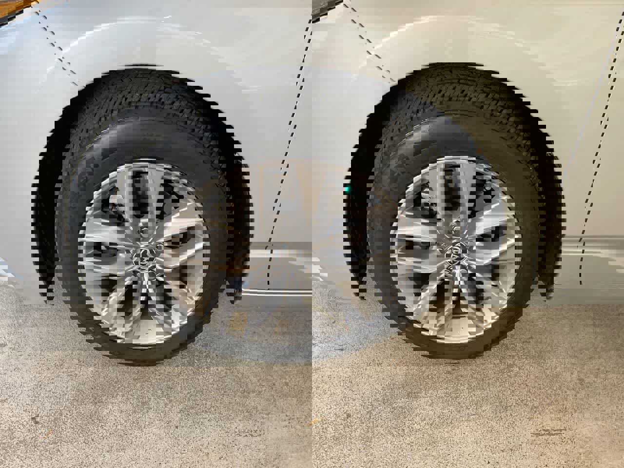 Used 2021 Toyota Avalon XLE image 10