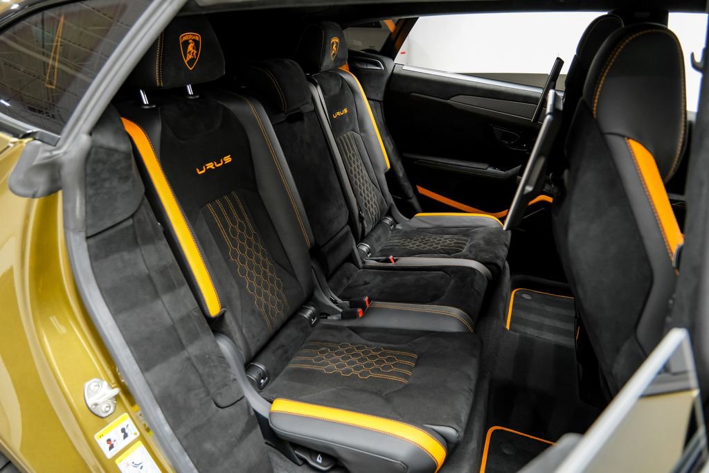 Used 2023 Lamborghini Urus Performante AWD/4WD image 45