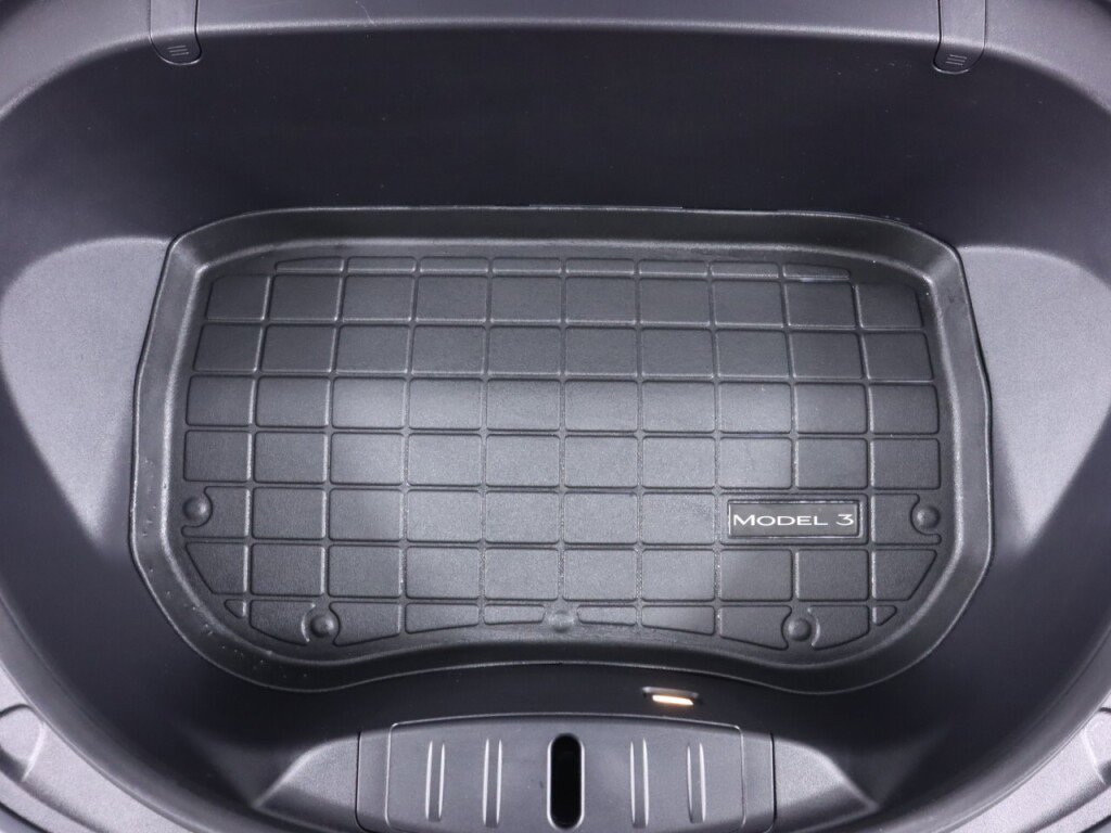 Used 2018 Tesla Model 3 Long Range RWD image 40