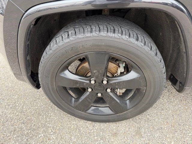 Used 2015 Jeep Grand Cherokee Altitude image 8