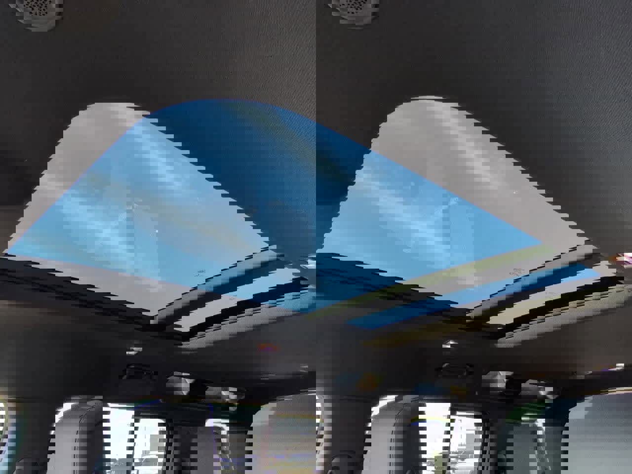 New 2026 Land Rover Defender 110 X-Dynamic SE image 19