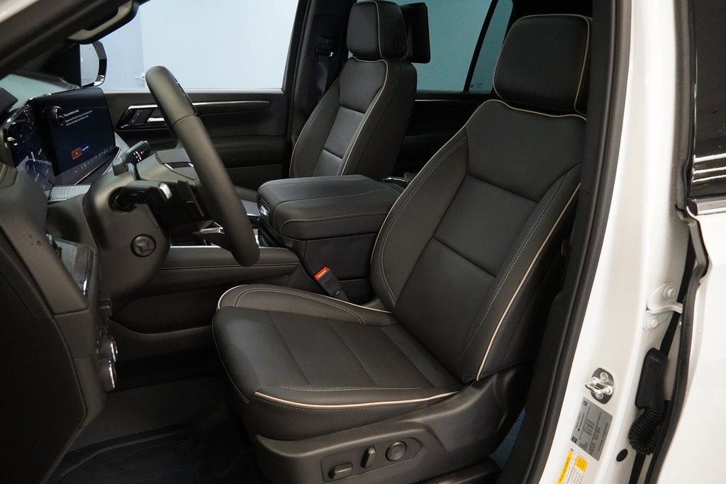 New 2025 Chevrolet Suburban Premier image 5