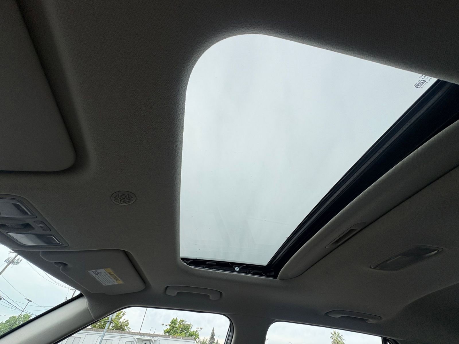 Used 2025 Hyundai Venue SEL image 28