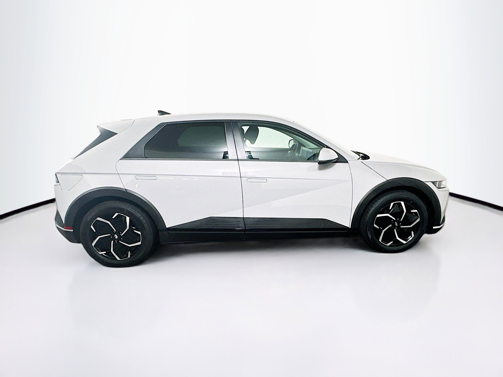 Used 2024 Hyundai Ioniq 5 SEL image 10