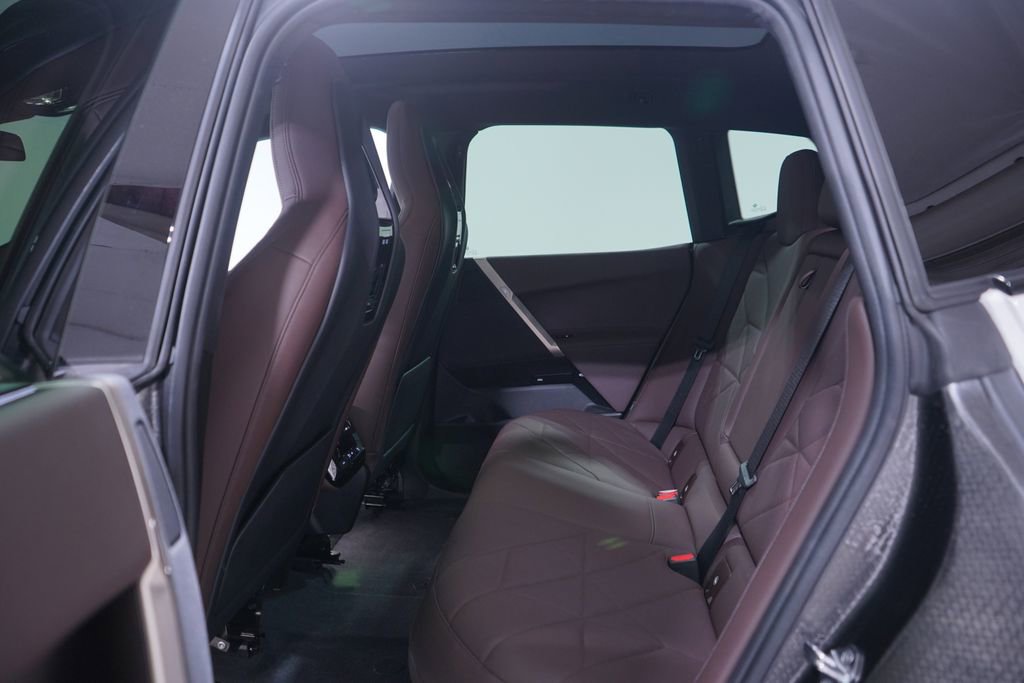 Used 2023 BMW iX xDrive50 image 9