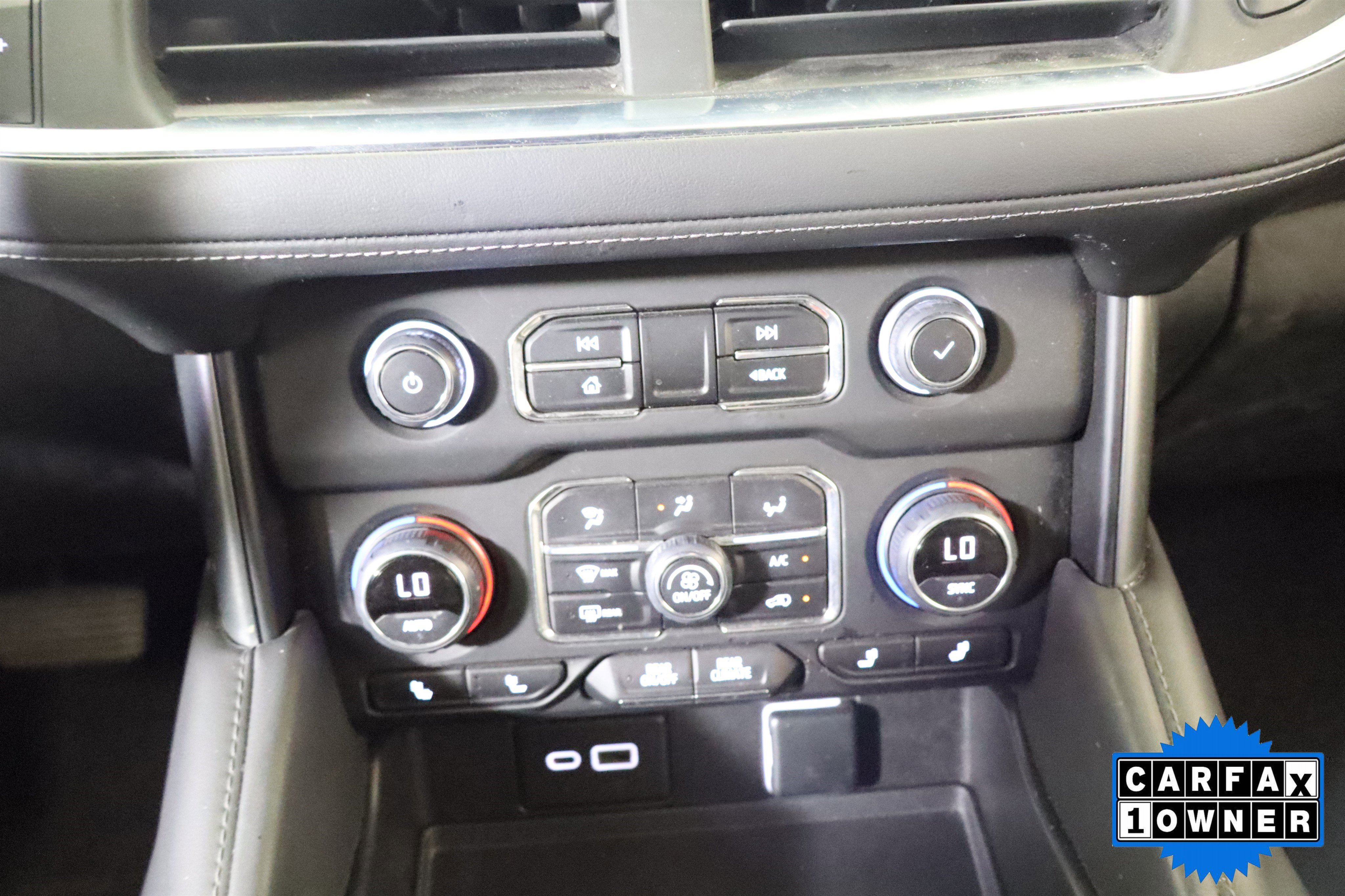 Used 2023 Chevrolet Suburban LT w/ Luxury Package AWD/4WD image 24
