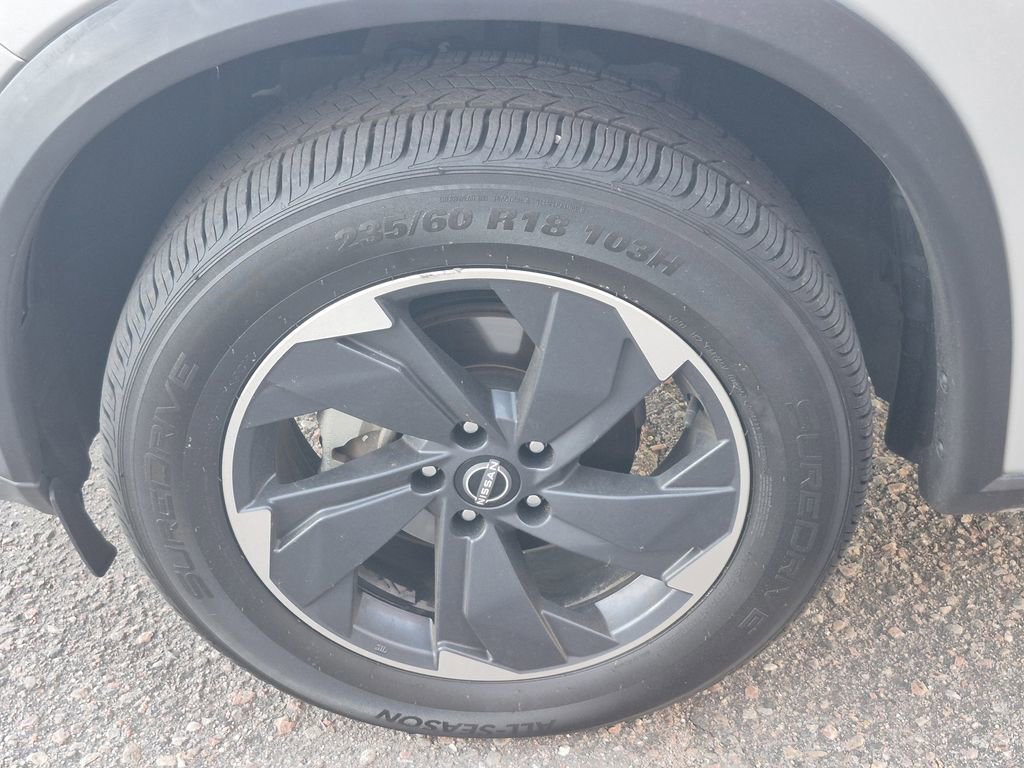 Used 2024 Nissan Rogue SV image 18