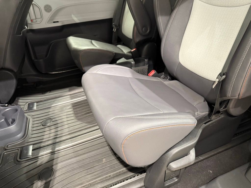 Certified 2023 Toyota Sienna XSE w/ XSE Plus Package AWD/4WD image 20