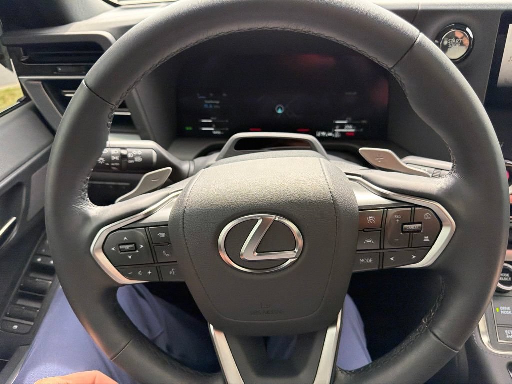 Used 2025 Lexus GX 550 w/ Cold Area Package AWD/4WD image 5