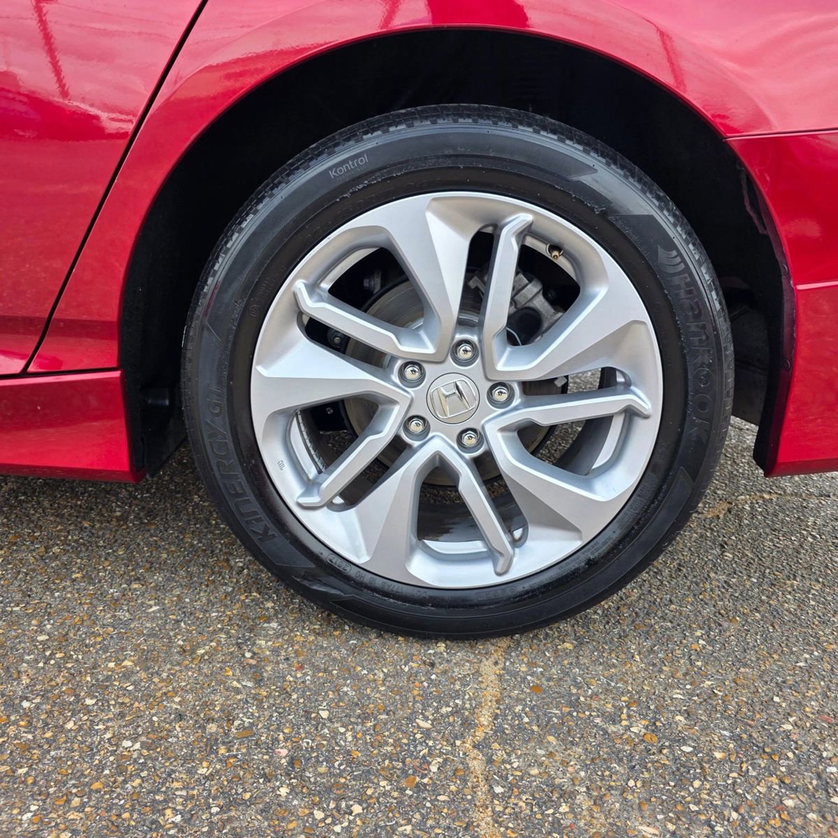 Used 2018 Honda Accord LX image 12