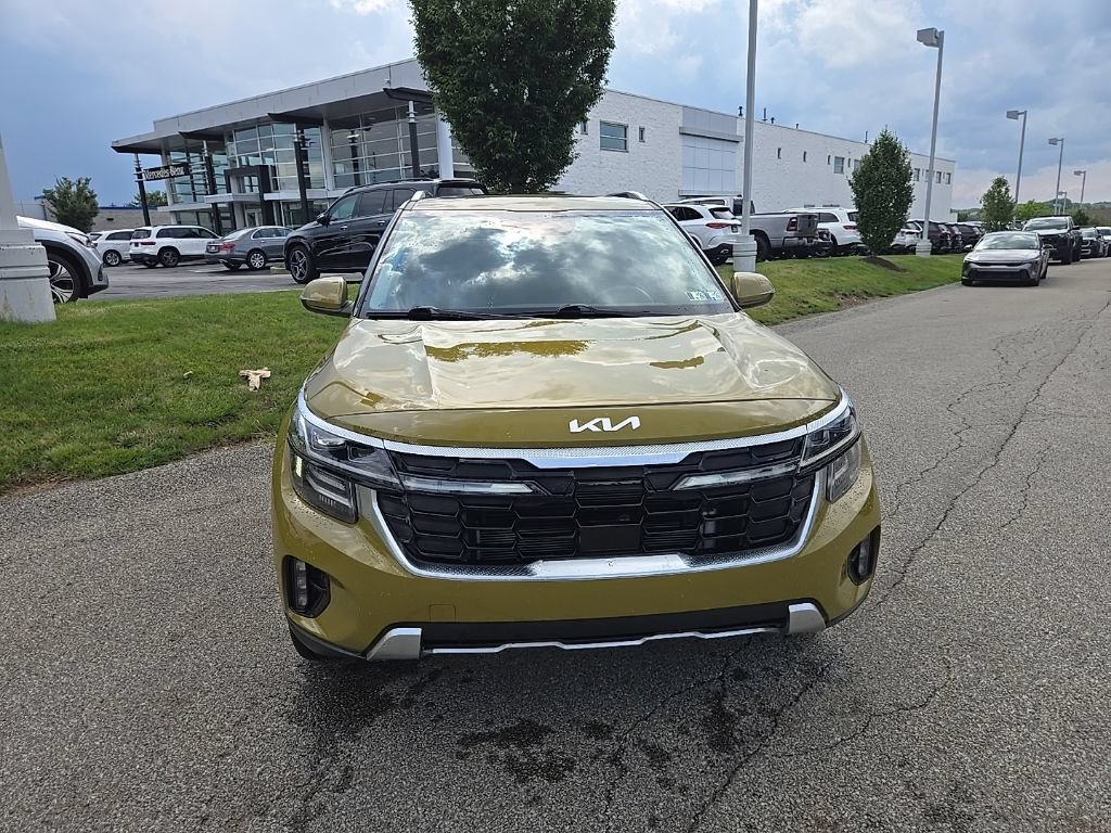 Certified 2024 Kia Seltos SX w/ SX Sunroof Package AWD/4WD image 11