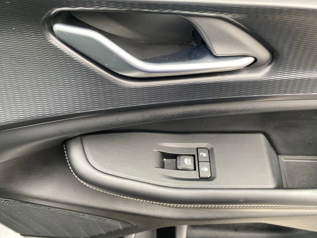 Used 2023 Jeep Grand Cherokee L Laredo image 10