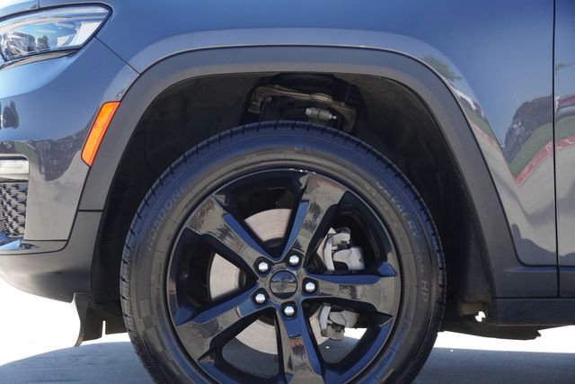 Used 2024 Jeep Grand Cherokee L Limited w/ Black Appearance Package image 5
