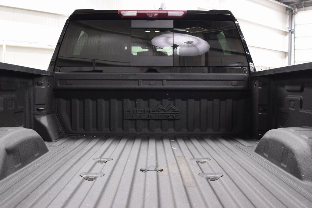 Used 2023 Chevrolet Silverado 2500 High Country w/ Z71 Off-Road Package image 23