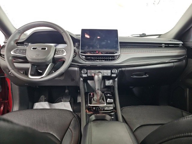 Certified 2025 Jeep Compass Trailhawk w/ Trailhawk Elite Group image 11