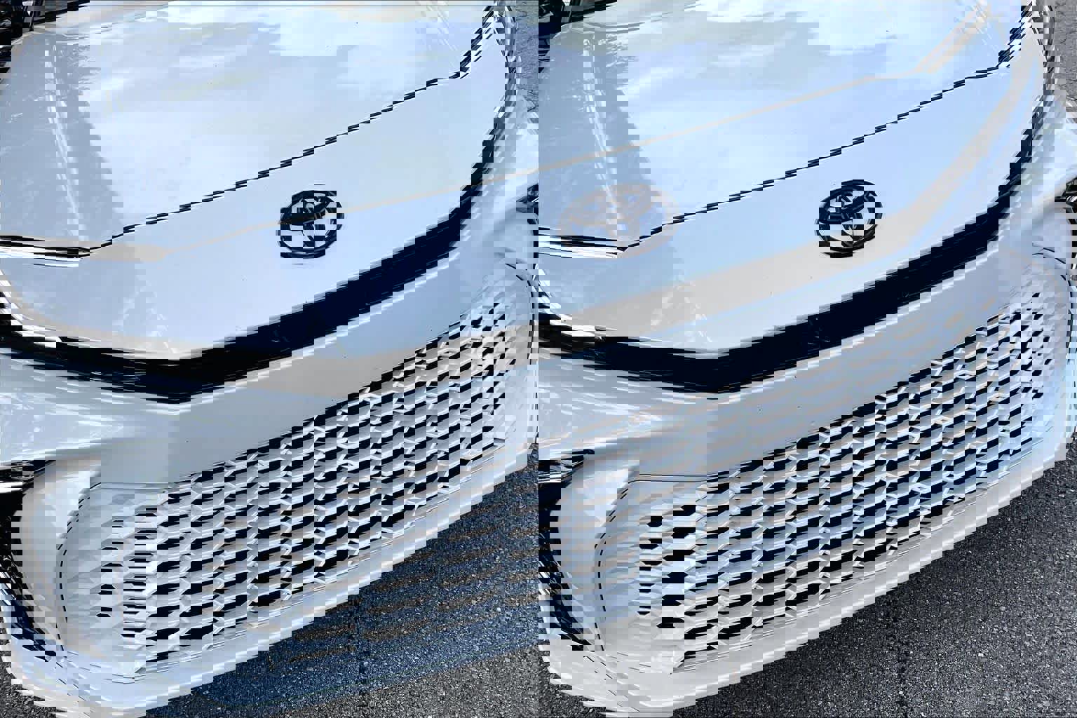 Used 2025 Toyota Camry XSE image 29