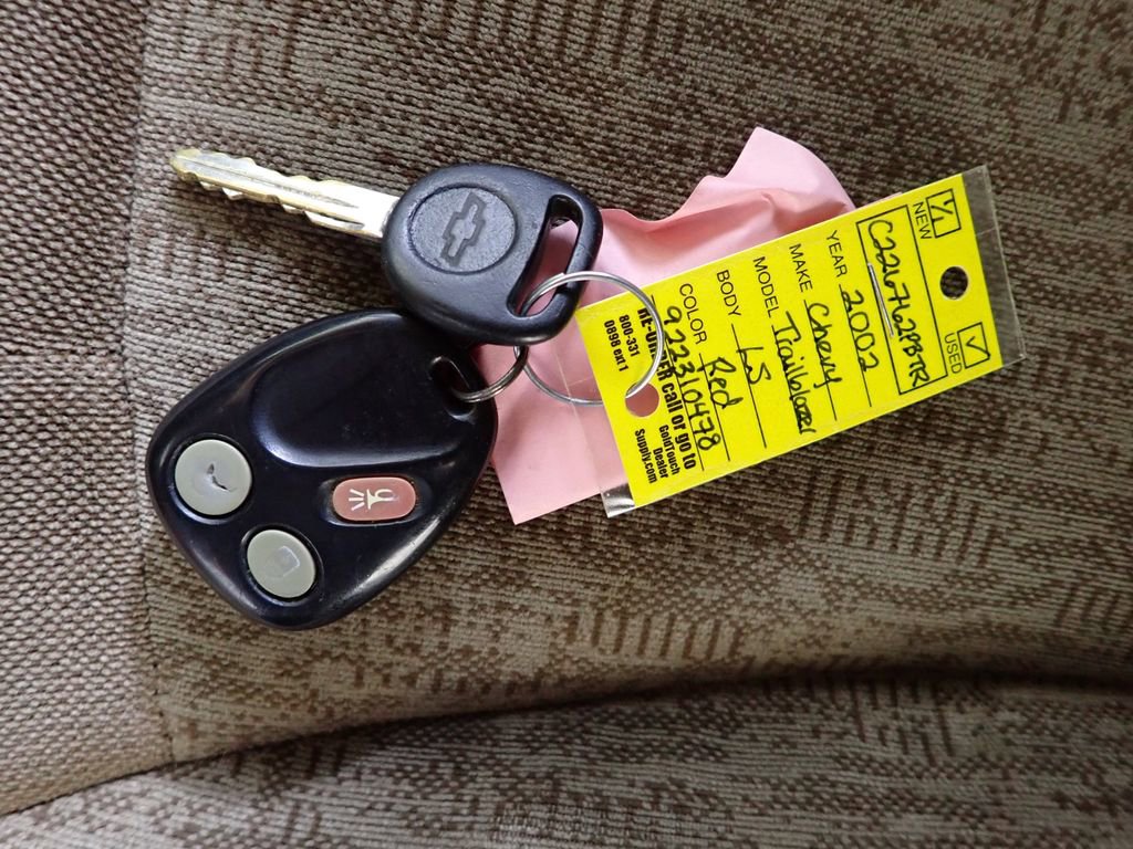 Used 2002 Chevrolet TrailBlazer LS w/ Preferred Equipment Group image 32