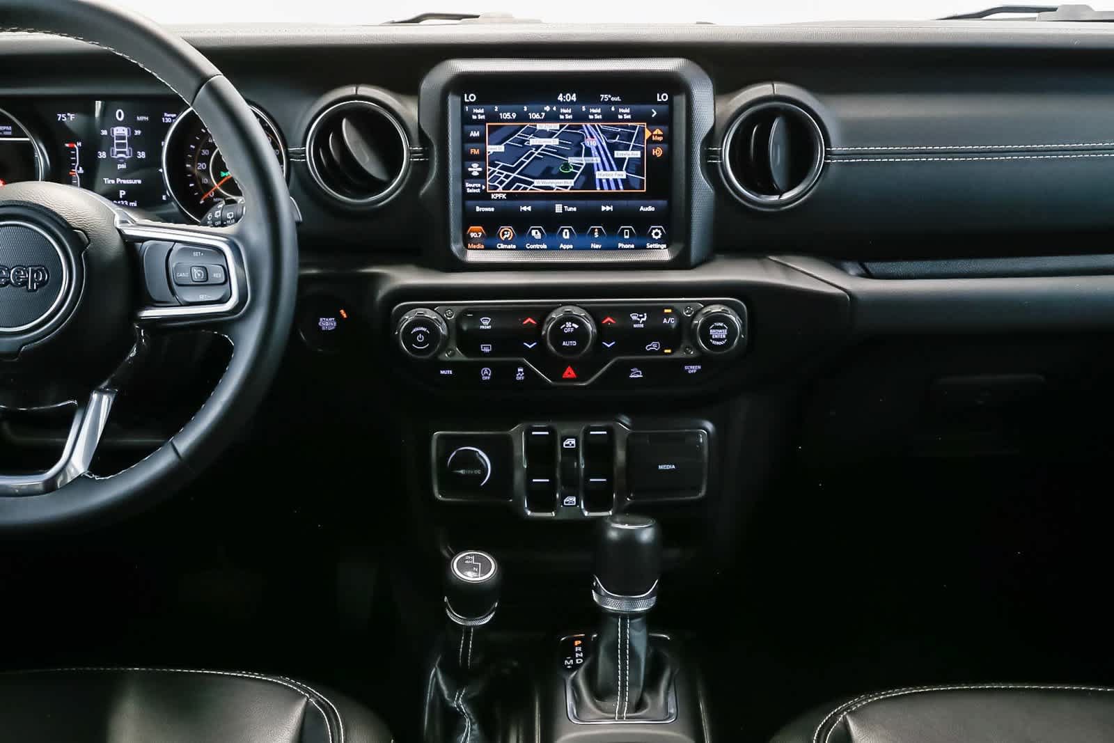 Used 2023 Jeep Wrangler Unlimited Sahara AWD/4WD image 19