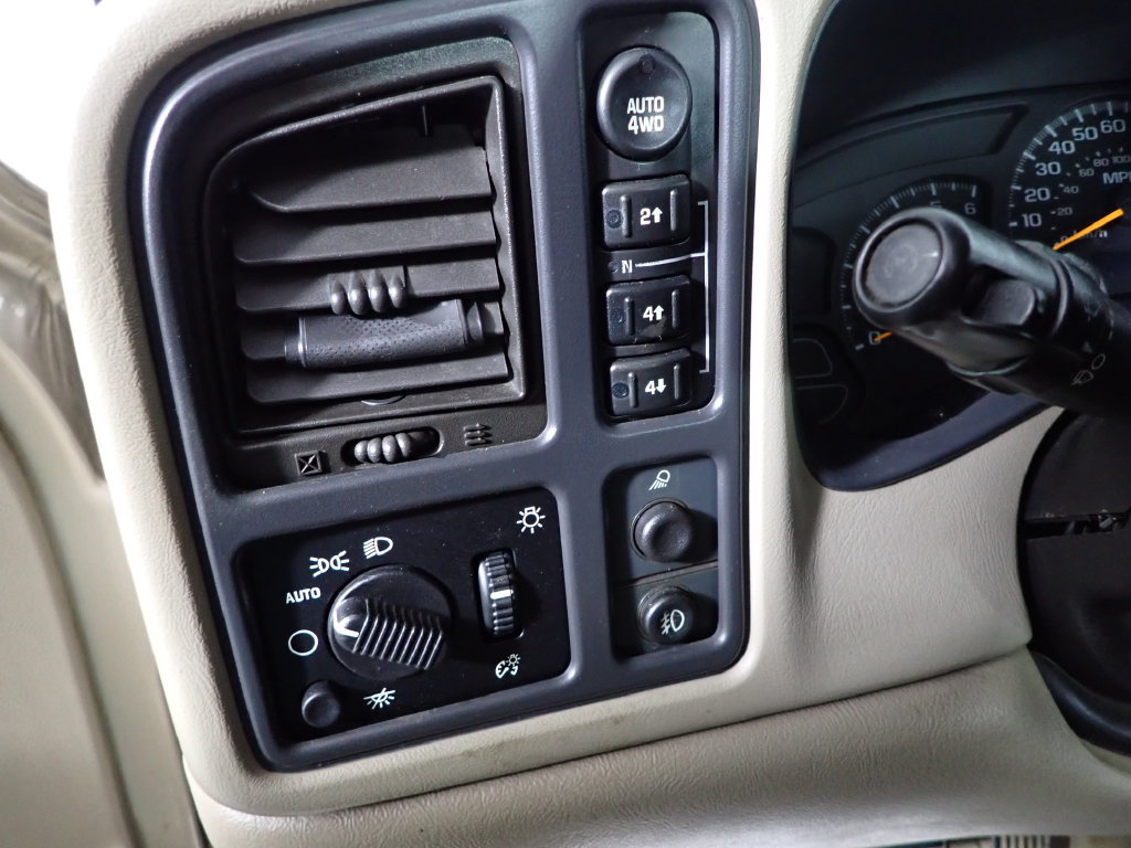 Used 2004 Chevrolet Silverado 1500 4x4 Extended Cab w/ Light Duty Power Package image 21