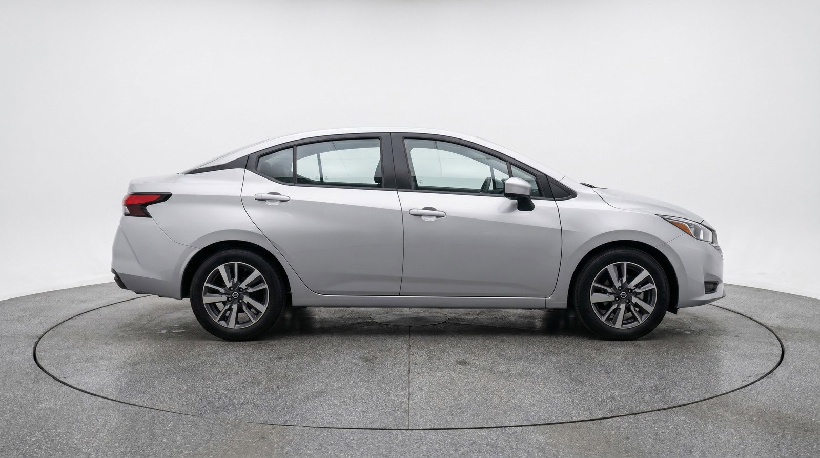 Used 2025 Nissan Versa SV FWD image 11