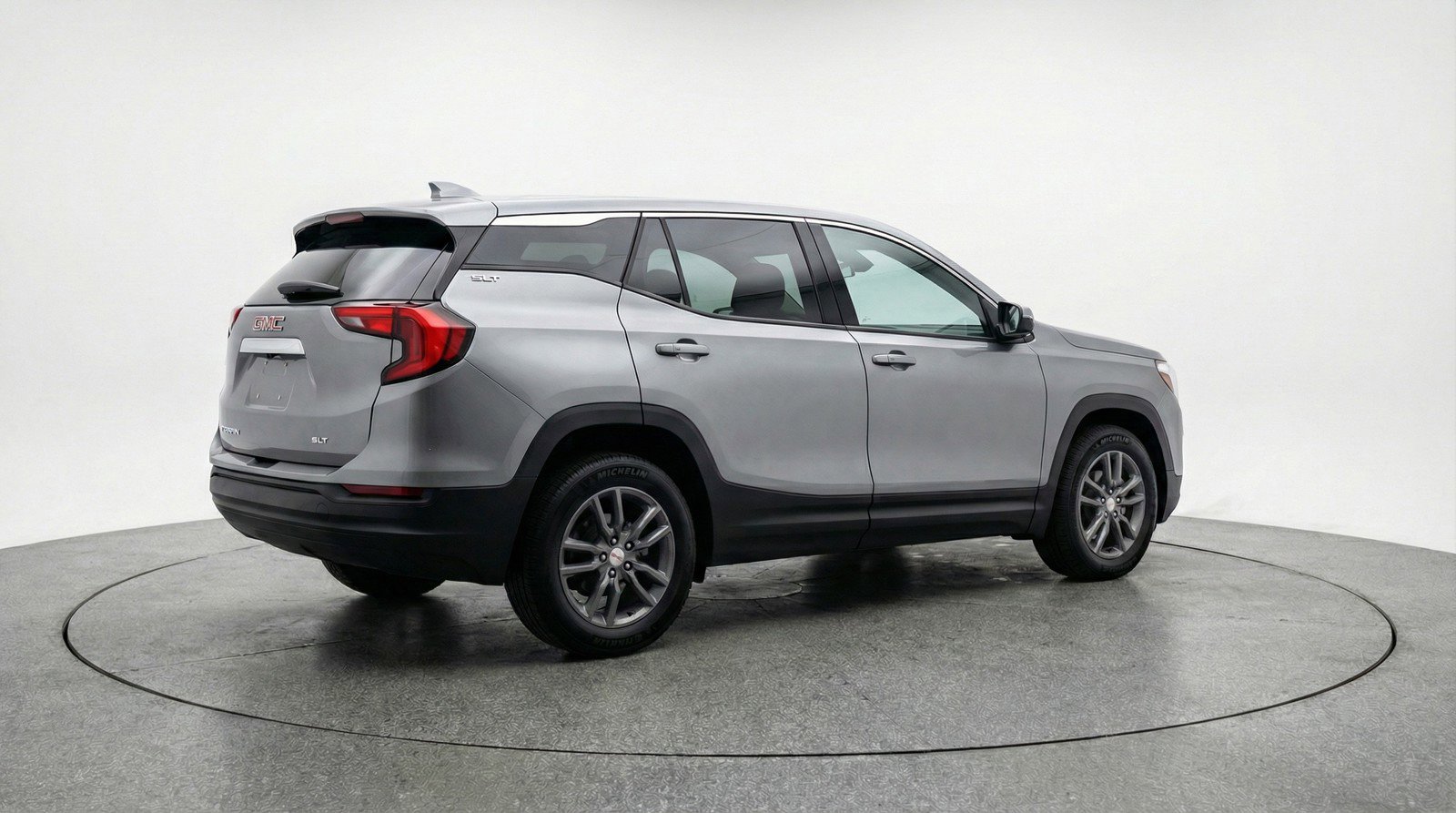 Used 2024 GMC Terrain SLT AWD/4WD image 9