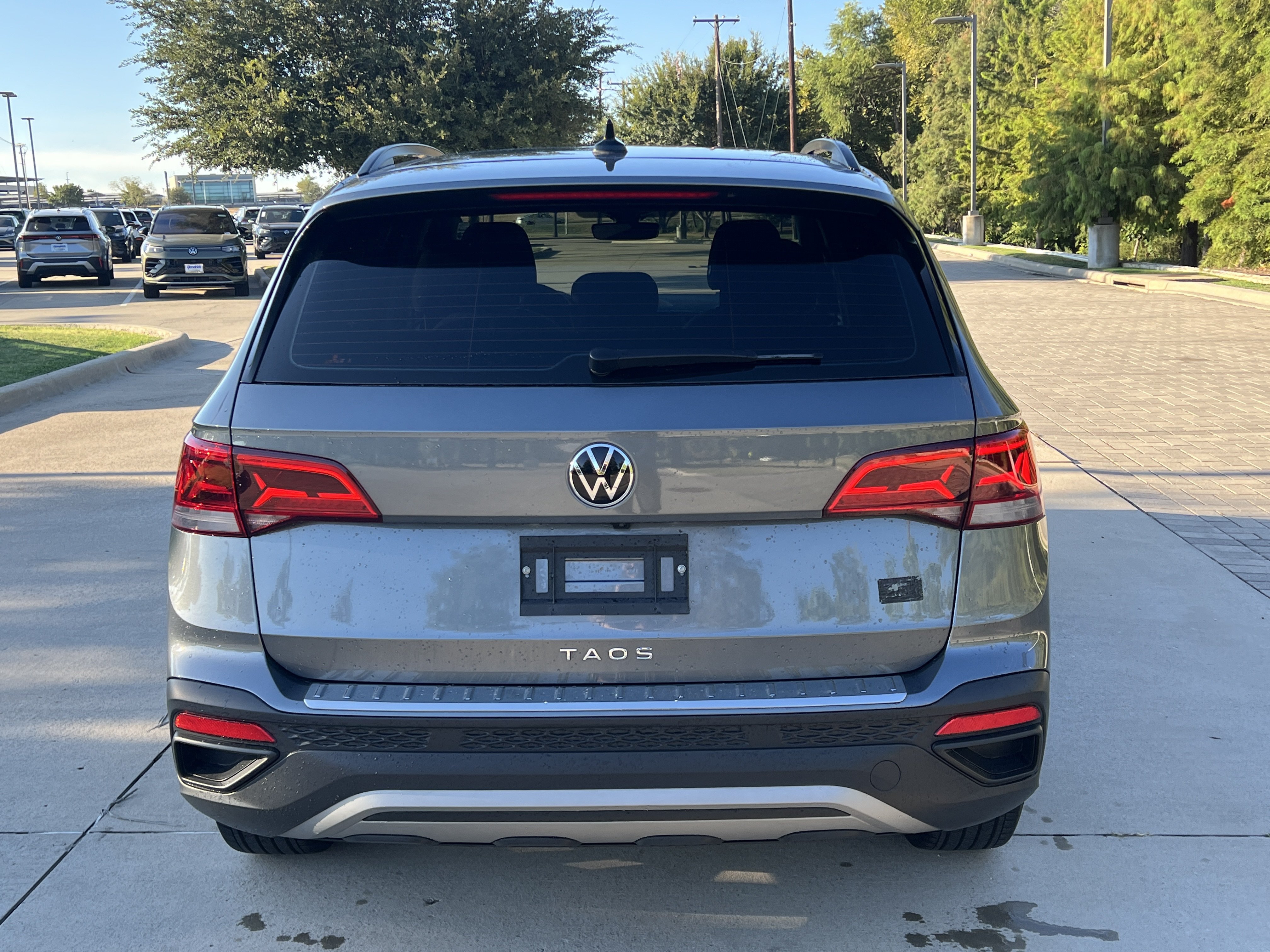 Used 2024 Volkswagen Taos S FWD image 8