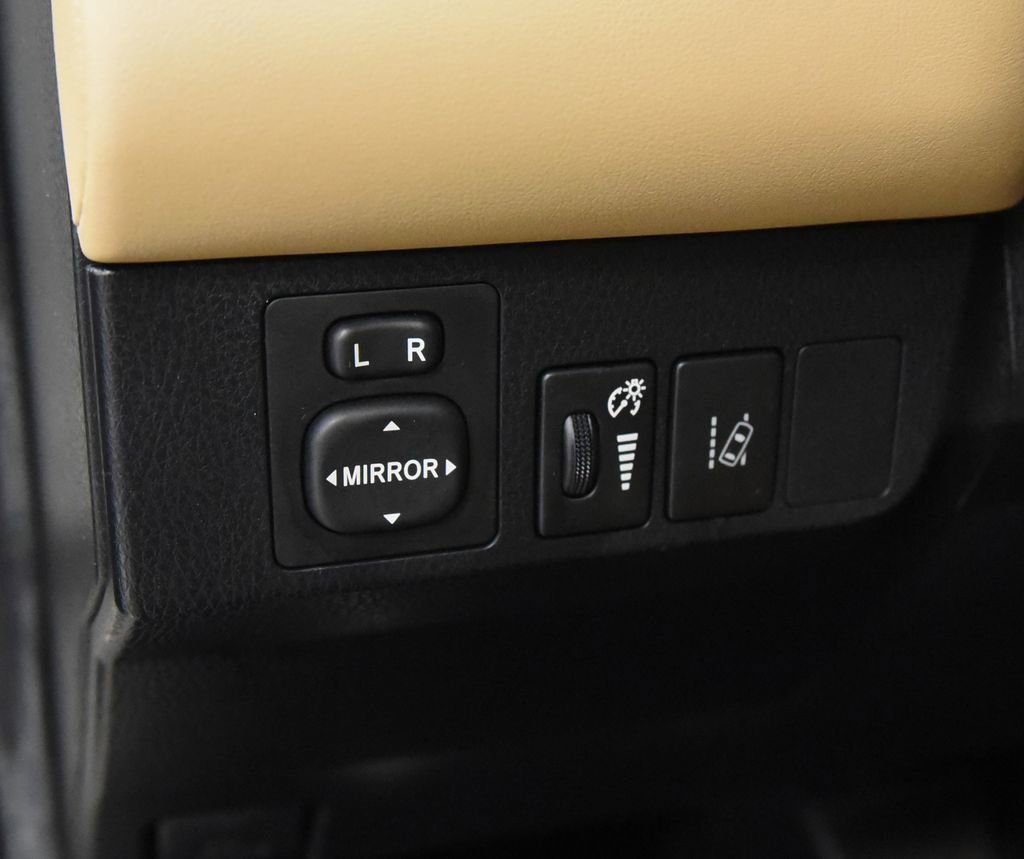 Used 2017 Toyota RAV4 XLE w/ All Weather Liner Package AWD/4WD image 17