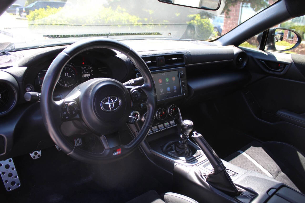 Used 2023 Toyota GR86 Premium RWD image 19