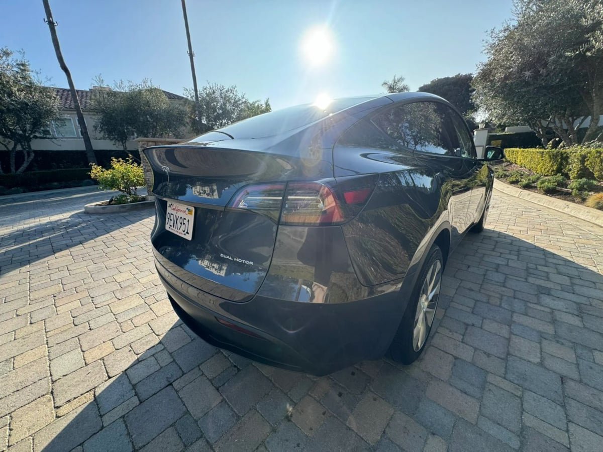 Used 2024 Tesla Model Y Long Range AWD/4WD image 7