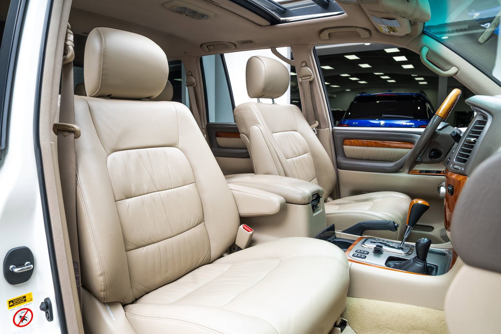 Used 2004 Lexus LX 470 4WD image 26