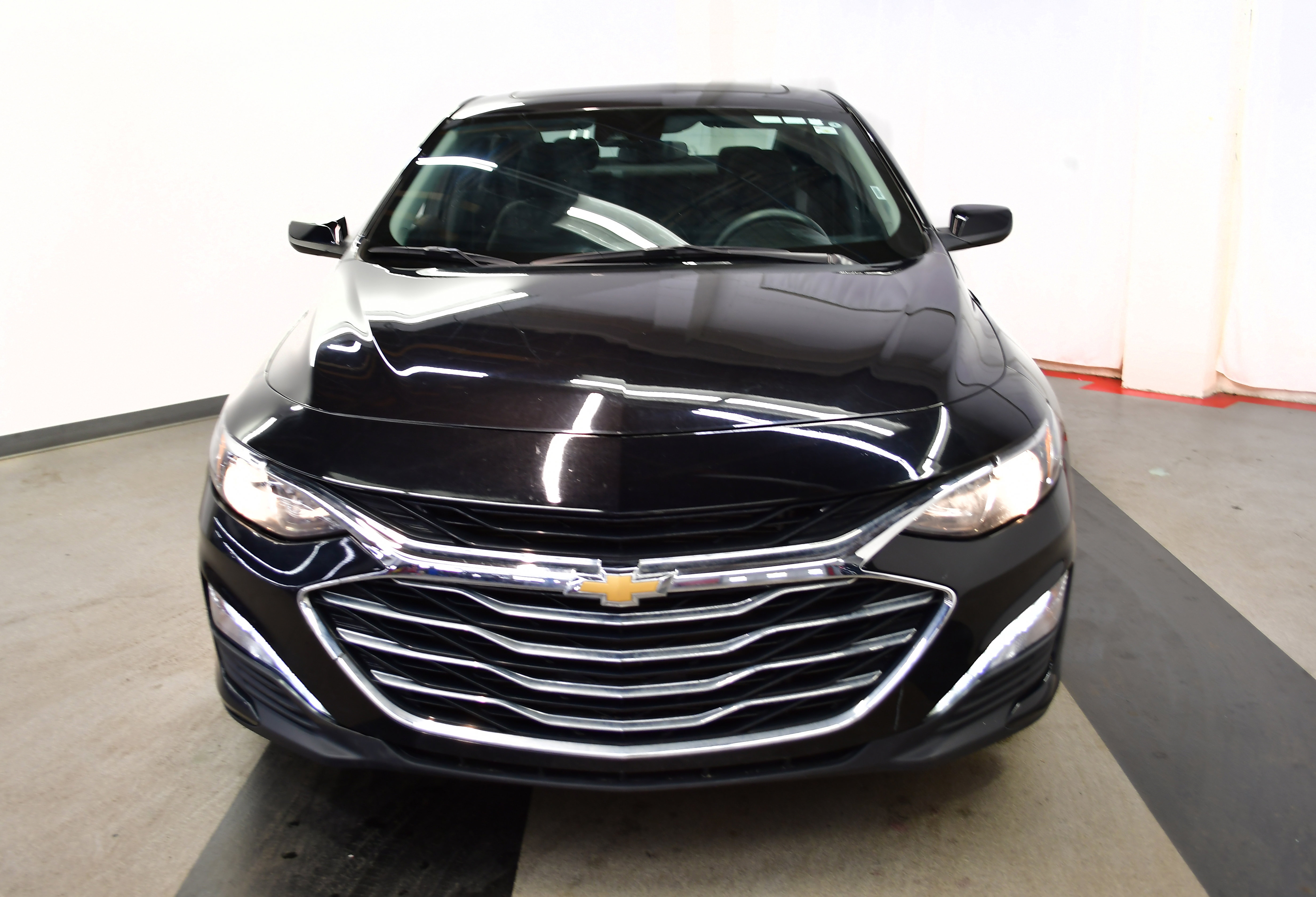 Used 2024 Chevrolet Malibu LT image 3