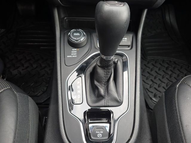 Used 2019 Jeep Cherokee Limited image 23