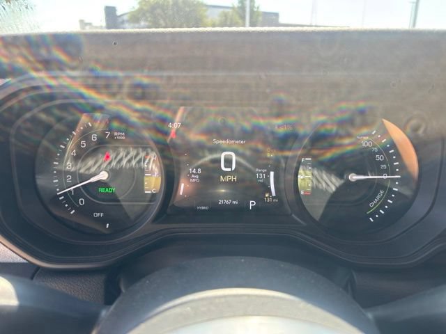 Used 2025 Jeep Wrangler Unlimited Sahara AWD/4WD image 17