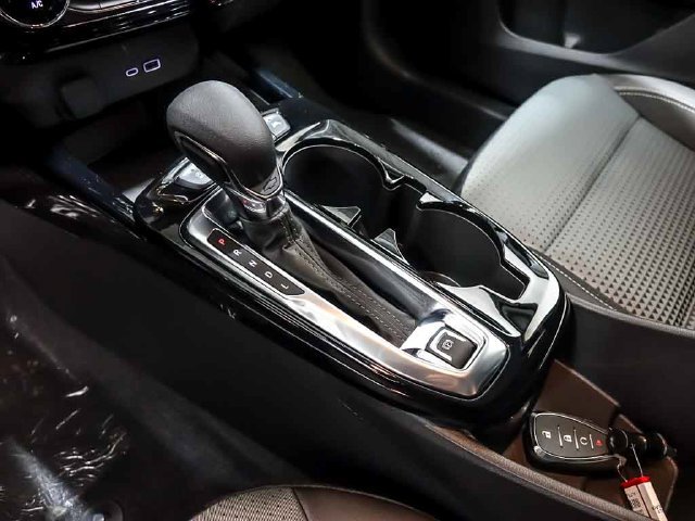 New 2026 Chevrolet Trax LT w/ LT Convenience Package FWD image 18