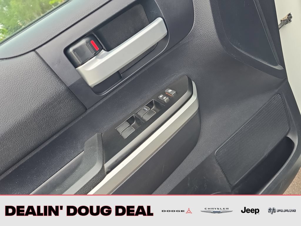 Used 2016 Toyota Tundra SR5 w/ TRD Off Road Package AWD/4WD image 11
