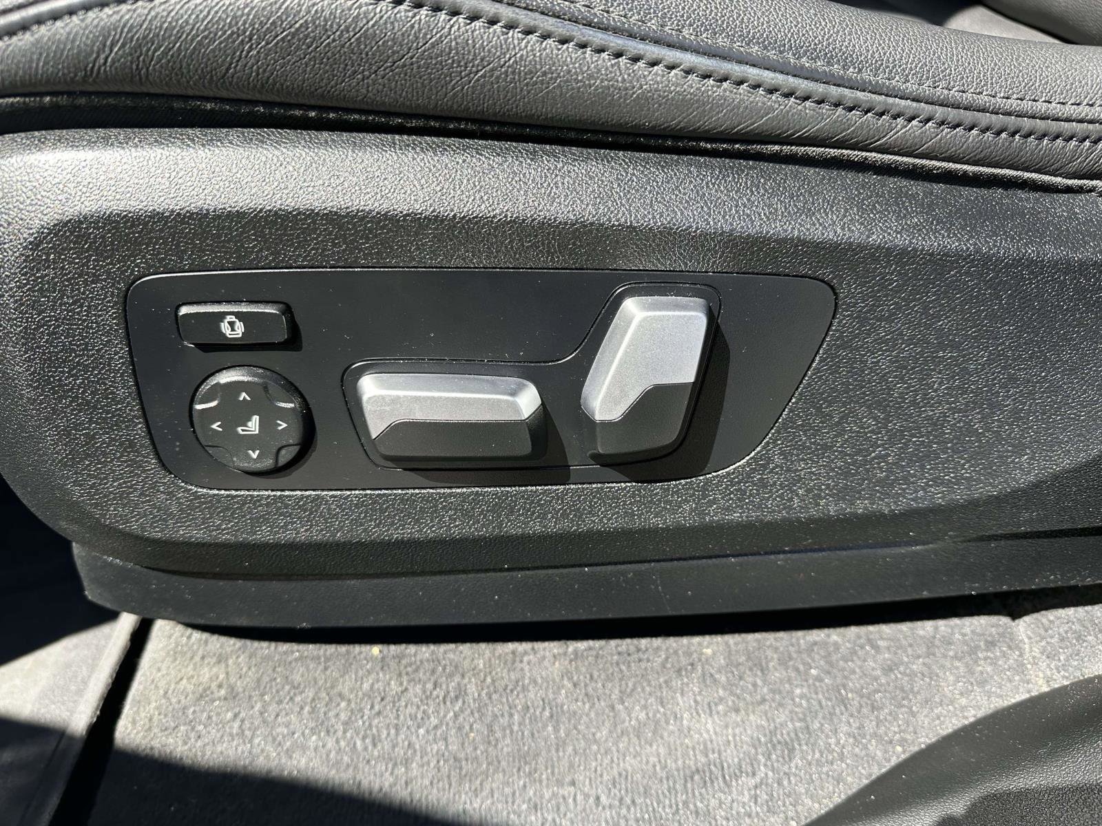 Used 2022 BMW X5 xDrive40i w/ Premium Package AWD/4WD image 22