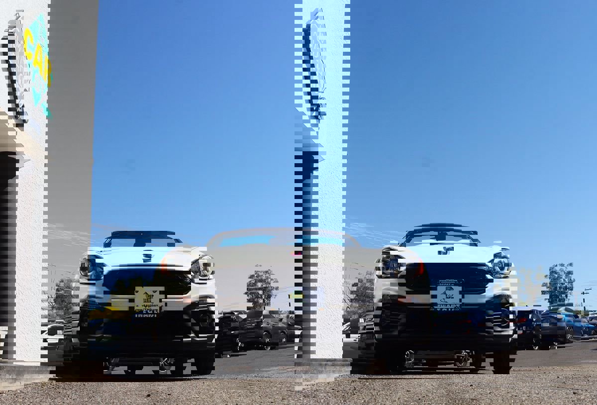 Used 2017 FIAT 124 Spider Abarth image 18