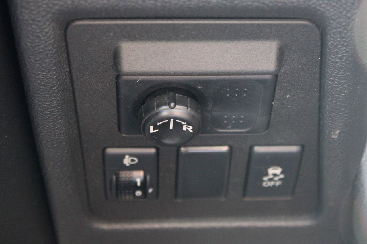 Used 2013 Nissan Rogue SL FWD image 25