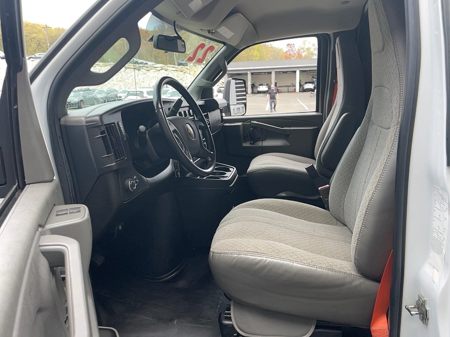Used 2022 Chevrolet Express 3500 w/ Power Convenience Package RWD image 12