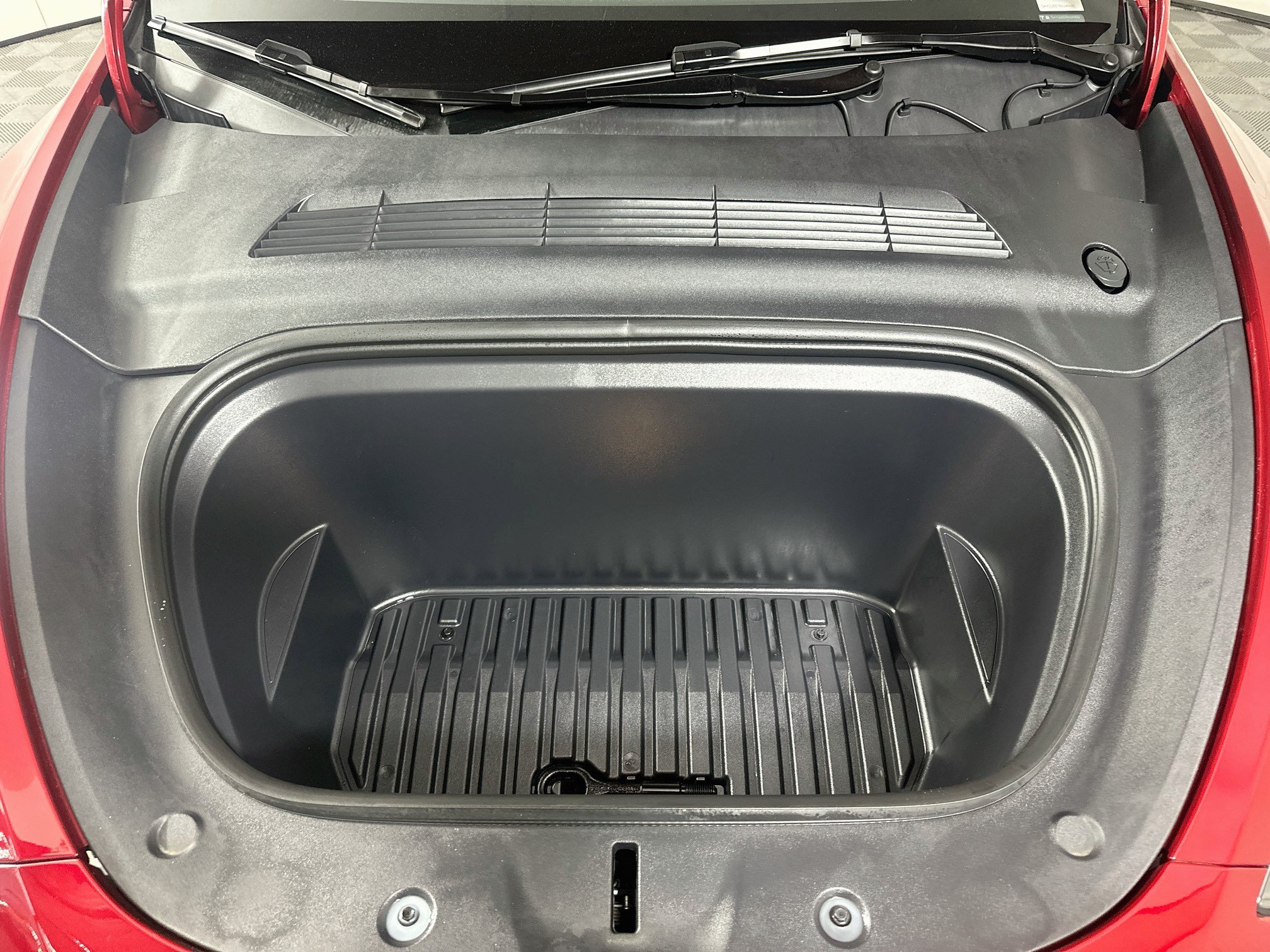 Used 2024 Tesla Model Y Long Range AWD/4WD image 34