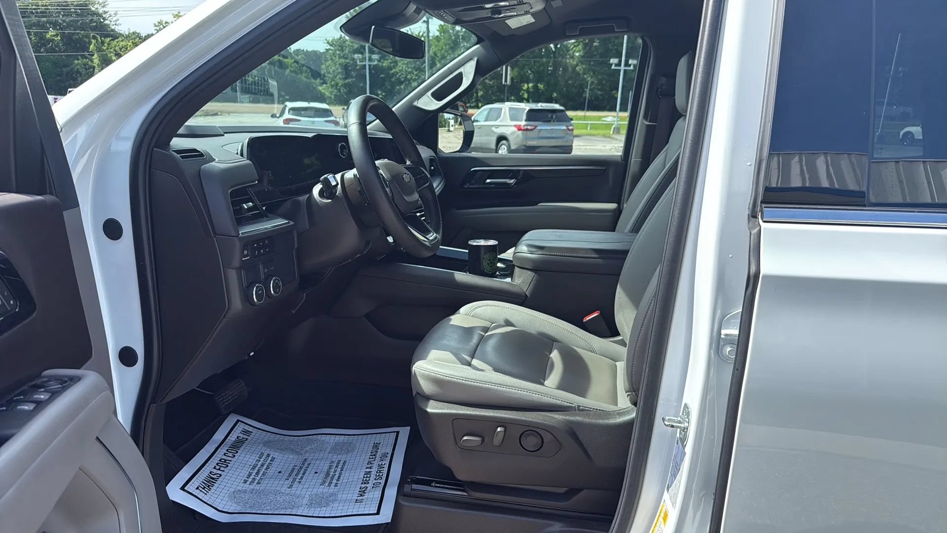 Used 2025 Chevrolet Tahoe LT RWD image 18