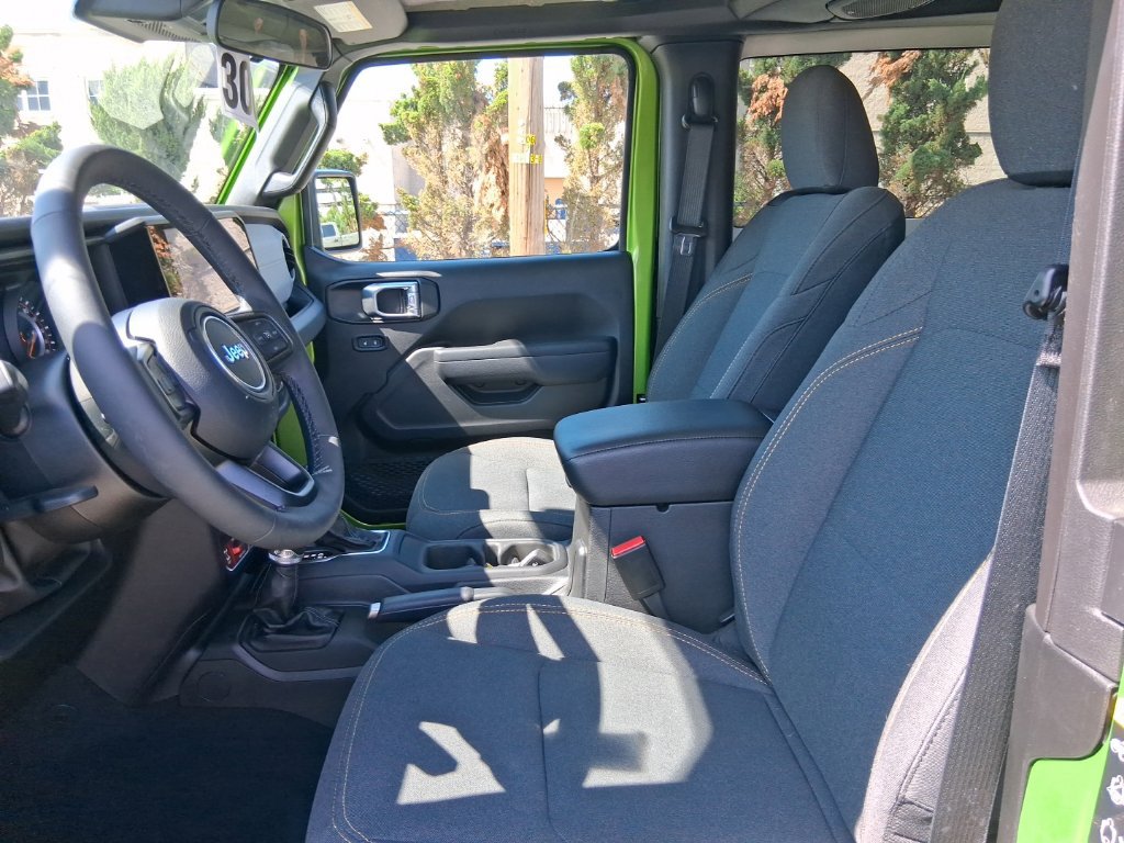 Certified 2025 Jeep Wrangler Sport AWD/4WD image 32