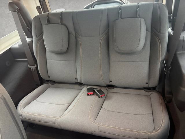 Used 2025 Jeep Wrangler Sport AWD/4WD image 22