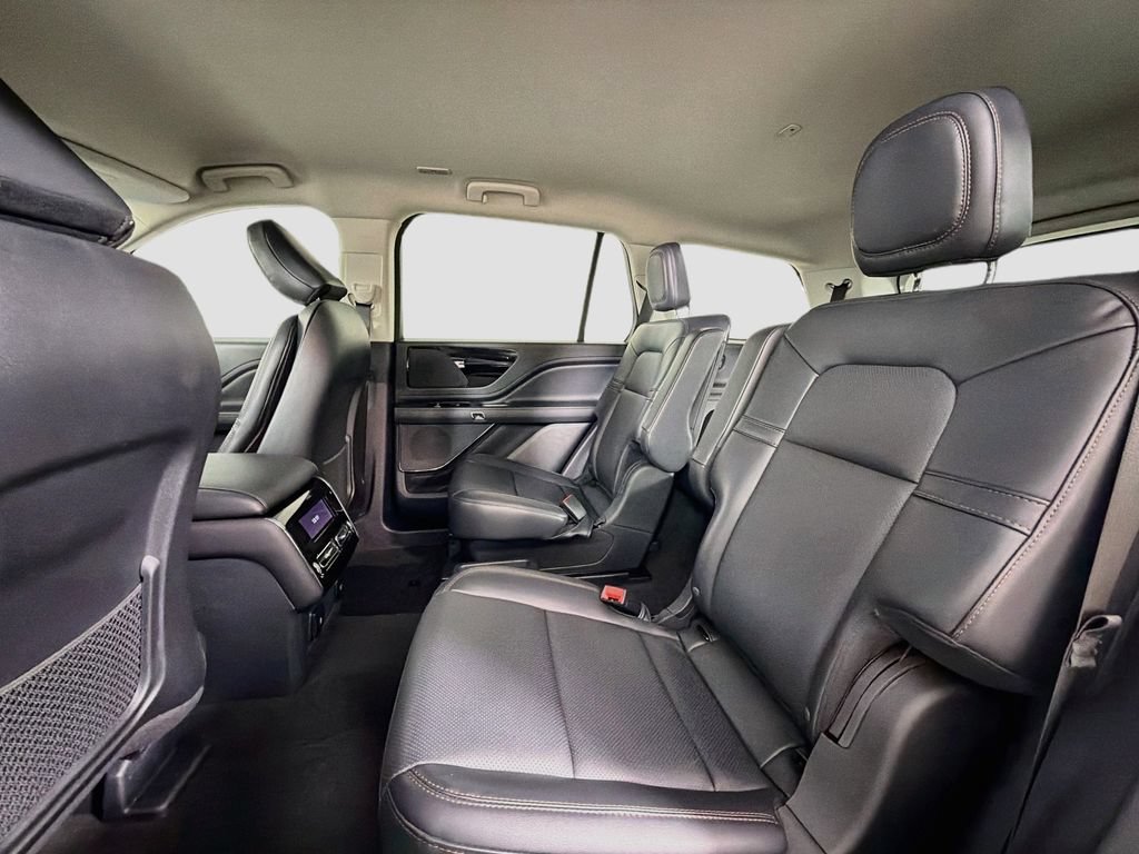 Used 2026 Lincoln Aviator 2WD image 25