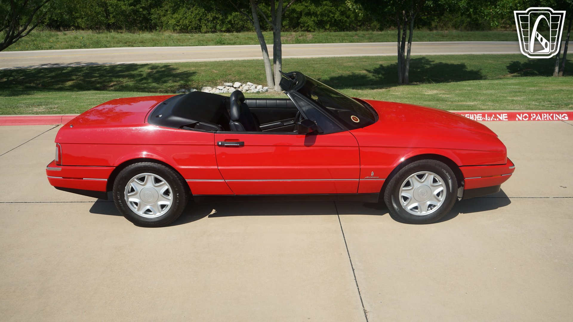 Used 1991 Cadillac Allante FWD image 17