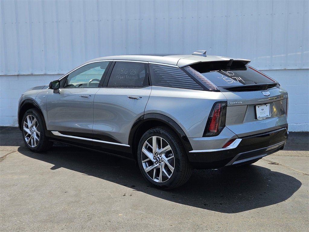 New 2025 Cadillac Optiq Luxury 2 image 5