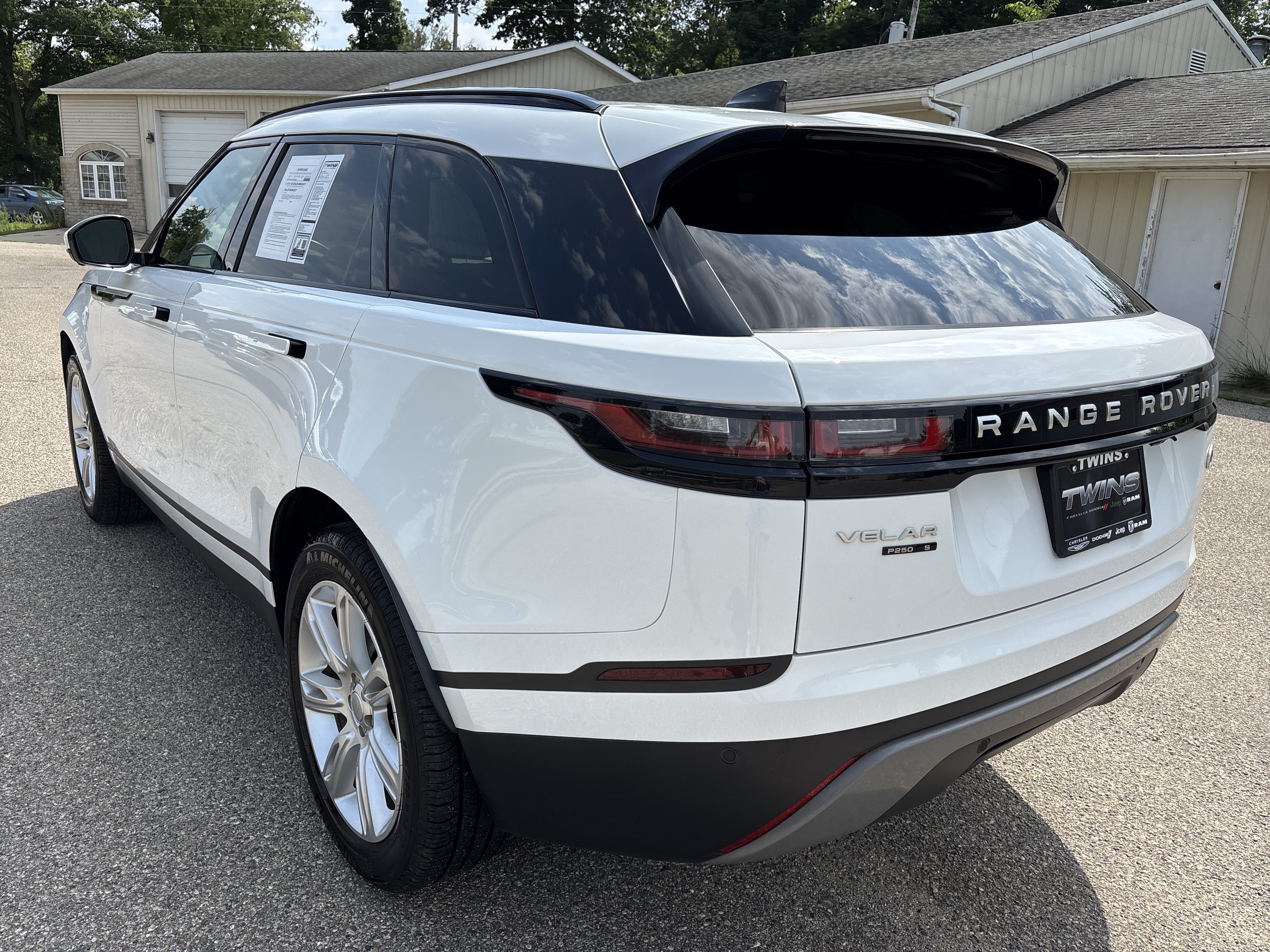 Used 2020 Land Rover Range Rover Velar S AWD/4WD image 8