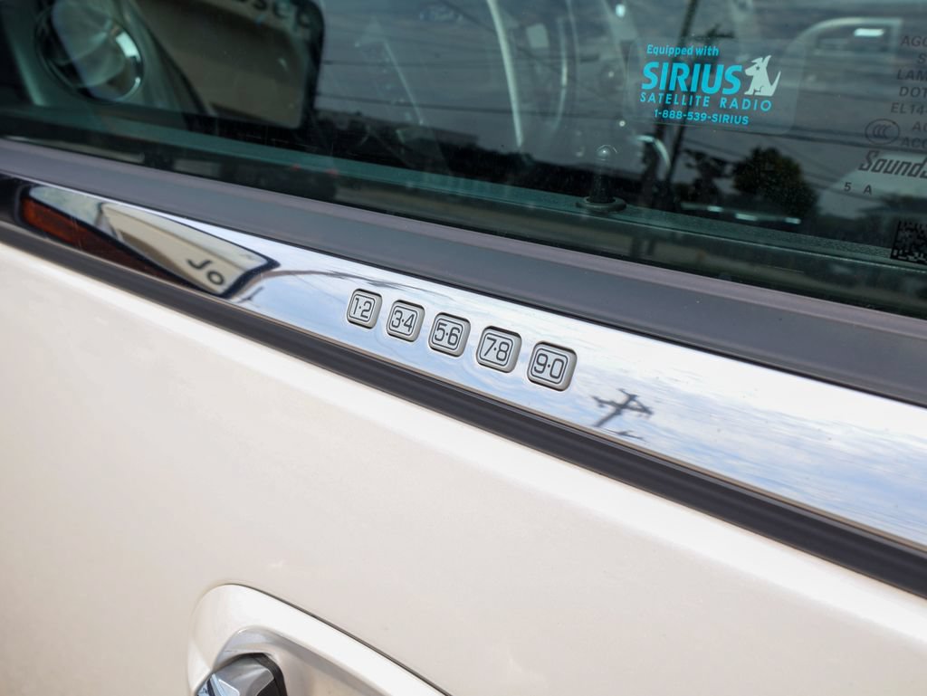 Used 2016 Ford Expedition Limited w/ Equipment Group 301A AWD/4WD image 13