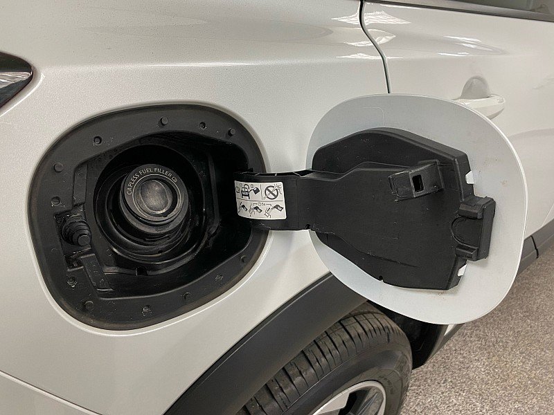 Used 2025 Nissan Rogue SV image 28