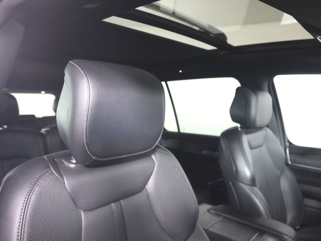 Used 2023 Jeep Wagoneer Series II w/ Premium Group I AWD/4WD image 33